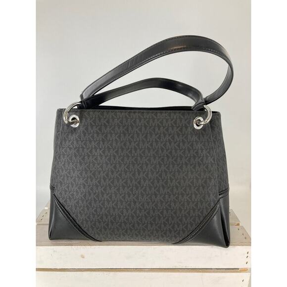 MICHAEL KORS, LARGE BLACK SIGNATURE LEATHER SHOULDER BAG - Picture 5 of 16